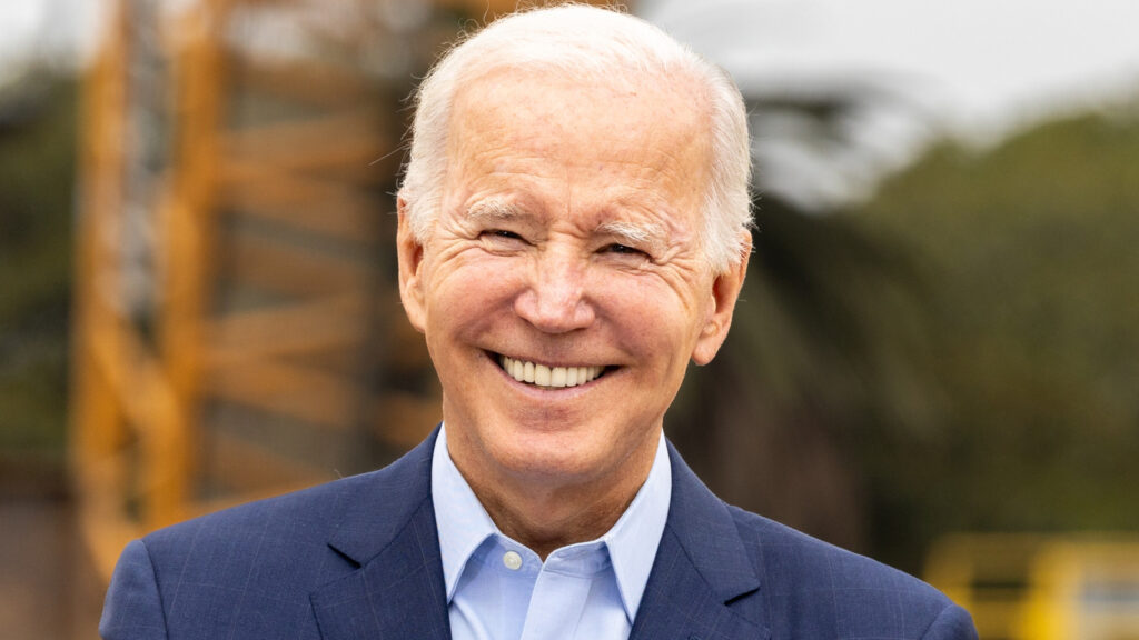 Het dagelijkse dieet van Joe Biden omvat een populair hydraterend drankje met een donkere kant