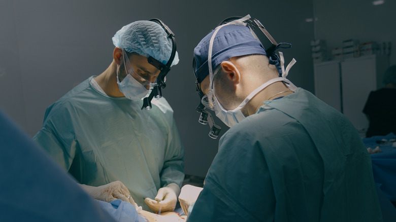 chirurgen die bariatrische chirurgie -procedure uitvoeren