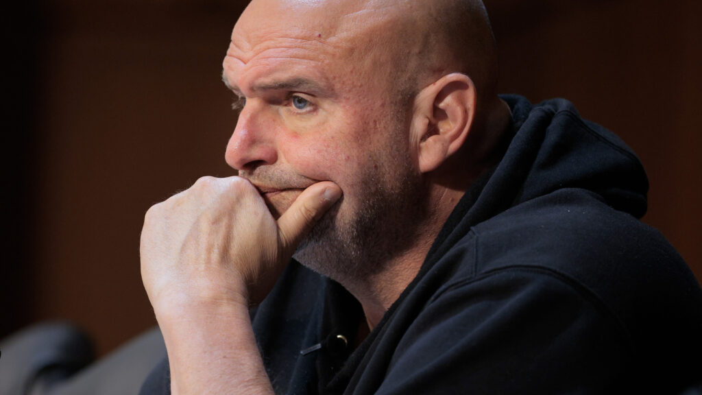 De gezondheidsproblemen van senator John Fetterman door de jaren heen, uitgelegd