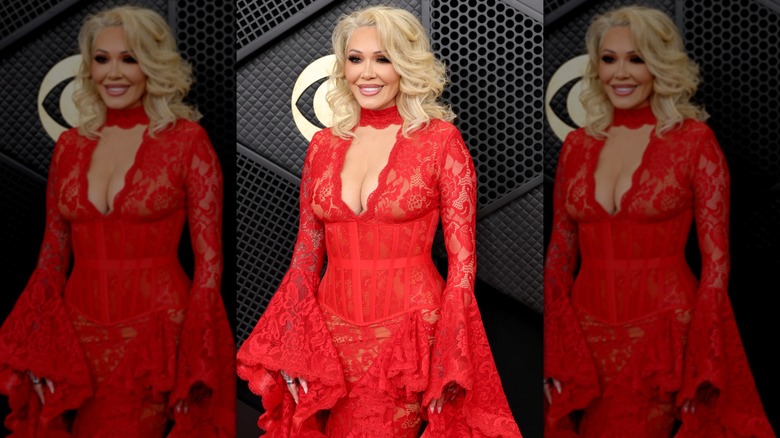 Bunnie Xo woont de 68e GRAMMY Awards bij in de Crypto.com Arena