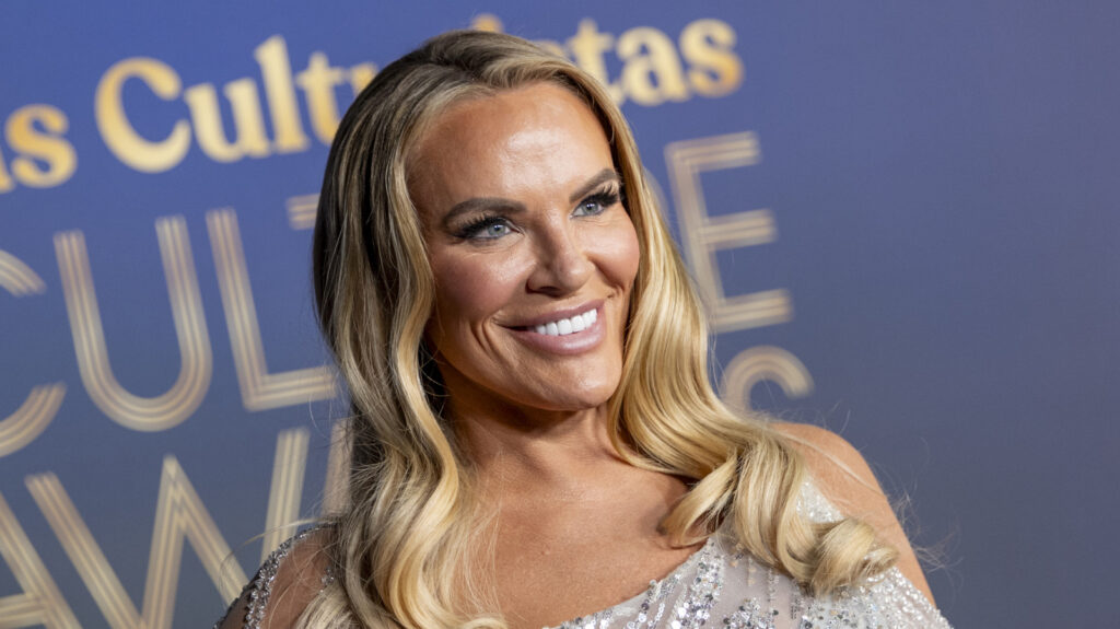 Side-by-side foto's van echte huisvrouwen die het gebruik van Ozempic en GLP-1 hebben bevestigd