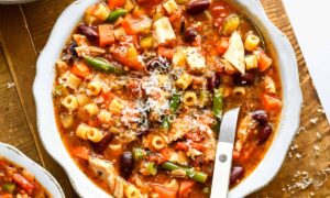 Kipminestronesoep (met Kip uit het Rotisserie!)