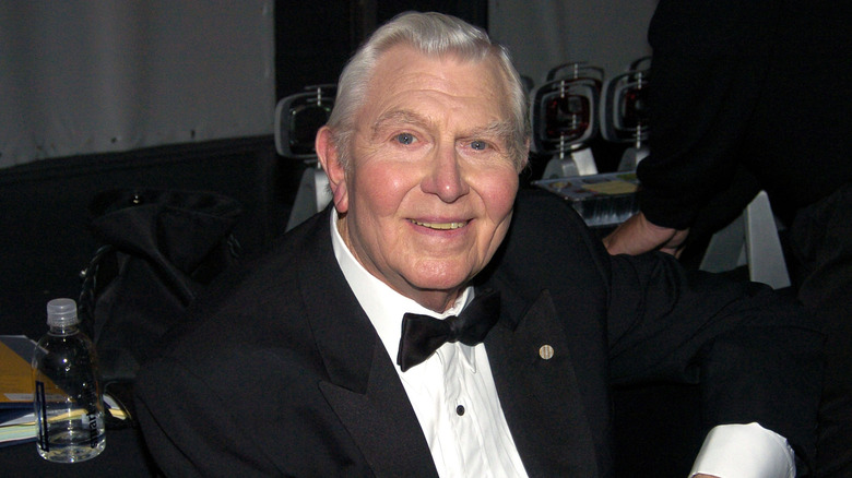Andy Griffith glimlacht