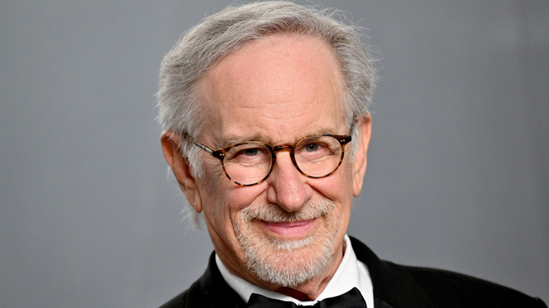 Steven Spielberg tijdens een black tie-evenement van beroemdheden