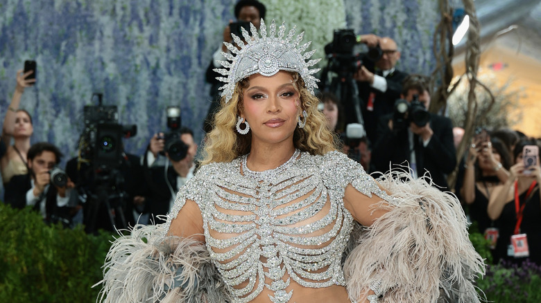 Beyoncé poseert