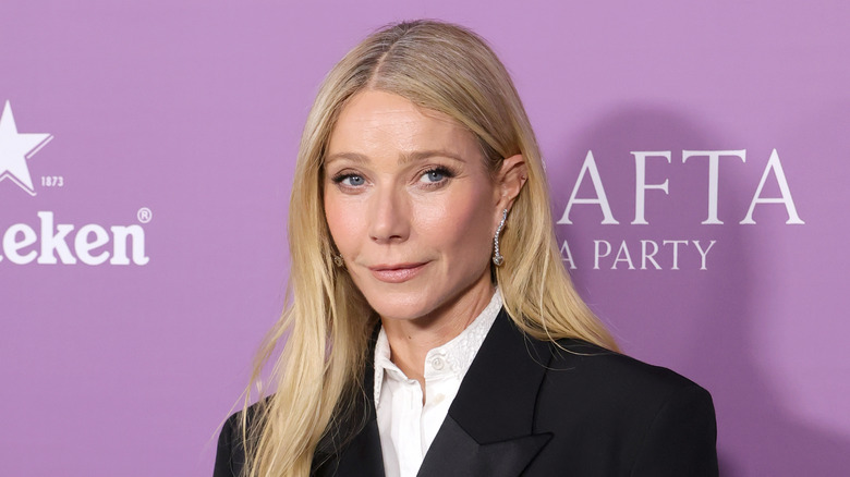 Gwyneth Paltrow poseert