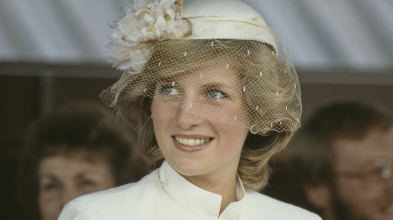 Prinses Diana glimlacht
