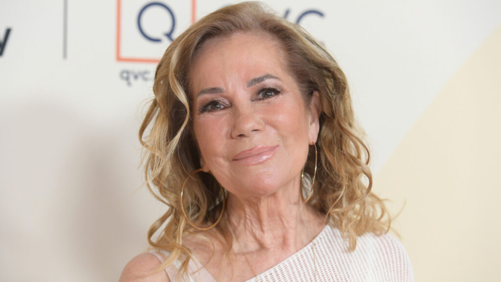 'I Feel Like Mr. Potato Head': Kathie Lee Gifford's grap over haar operaties hoort op een mok