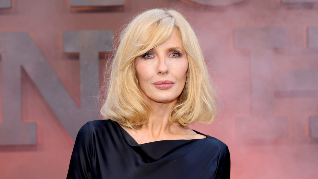 Kelly Reilly van Dutton Ranch heeft een houding ten opzichte van ouder worden die regelrecht uit Beths speelboek komt