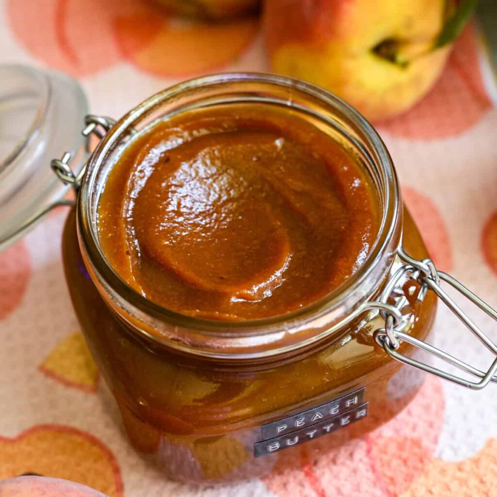 Gemakkelijke perzikboter (recept uit de slowcooker)