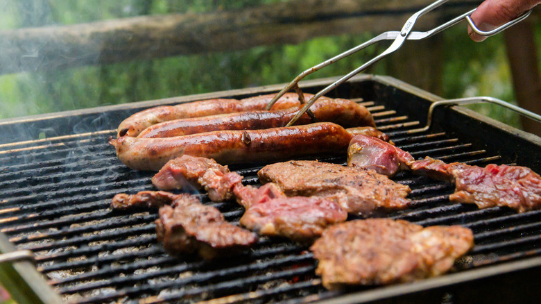 Vlees koken op een grill