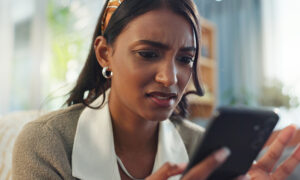 Hygiëneregels voor vrouwen in de jaren ’50 die Gen Z verbijsterd zouden achterlaten