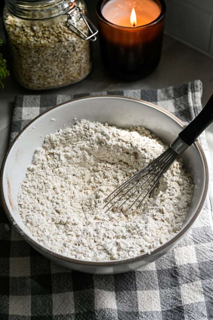 Droge ingrediënten havermoutcrèmetaart.
