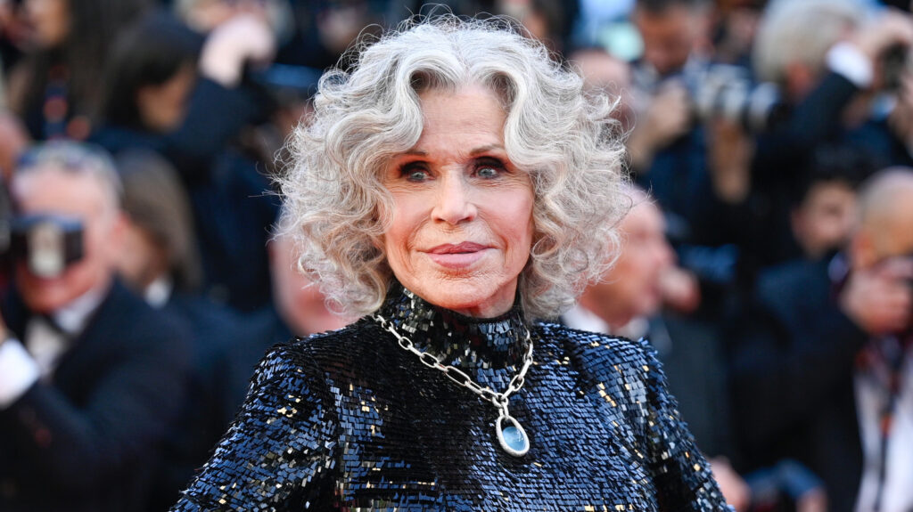 Oudere vrouwen in Hollywood omarmen deze gezonde mentaliteitsverandering naarmate ze ouder worden