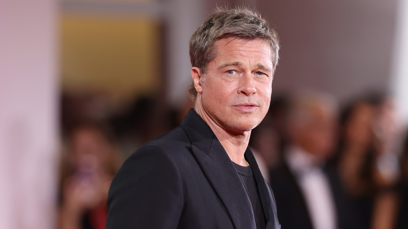 Niet alleen Brad Pitt: beroemdheden die alcohol opgaven en het vervolgens opnieuw in hun leven introduceerden