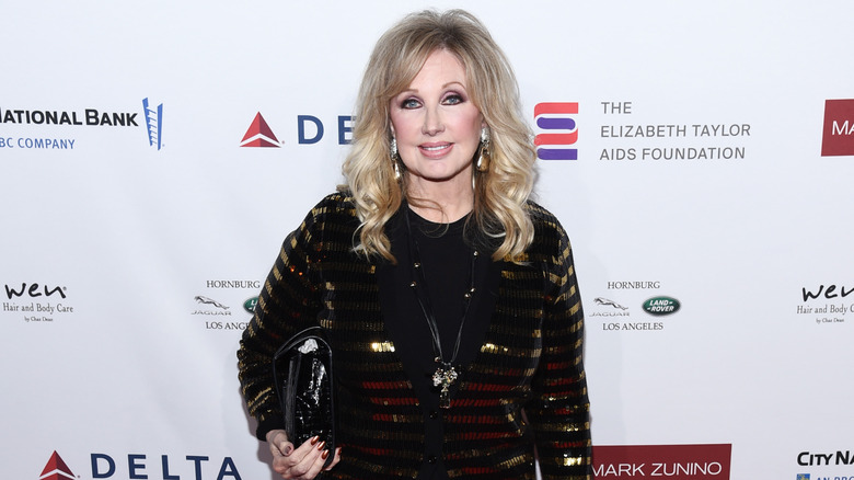 Morgan Fairchild glimlacht