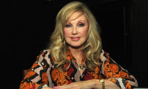 Morgan Fairchild uit de jaren 80 volgt een ‘streng’ dieet- en bewegingsregime om op 76-jarige leeftijd fit te blijven