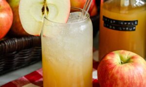 Zelfgemaakte knapperige appelfrisdrank