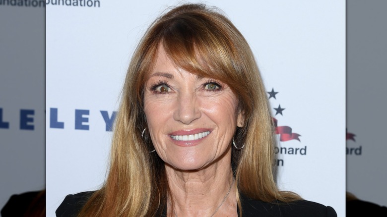 Jane Seymour arriveert bij de 13e jaarlijkse Sugar Ray Leonard Foundation 
