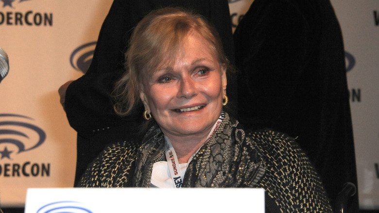 Valerie Perrine glimlacht