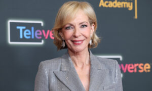 Allison Janney werd wakker geschud over hoe moeilijk de vruchtbaarheid van vrouwen kan zijn