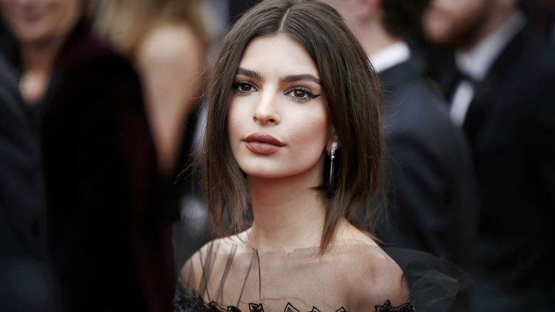 Emily Ratajkowski tijdens een evenement in 2017