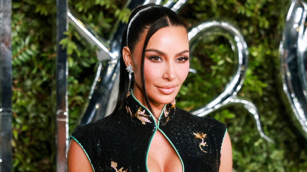 Kim Kardashian's diagnose van oesofagitis zette de gezondheidsgeschiedenis van haar familie in de schijnwerpers