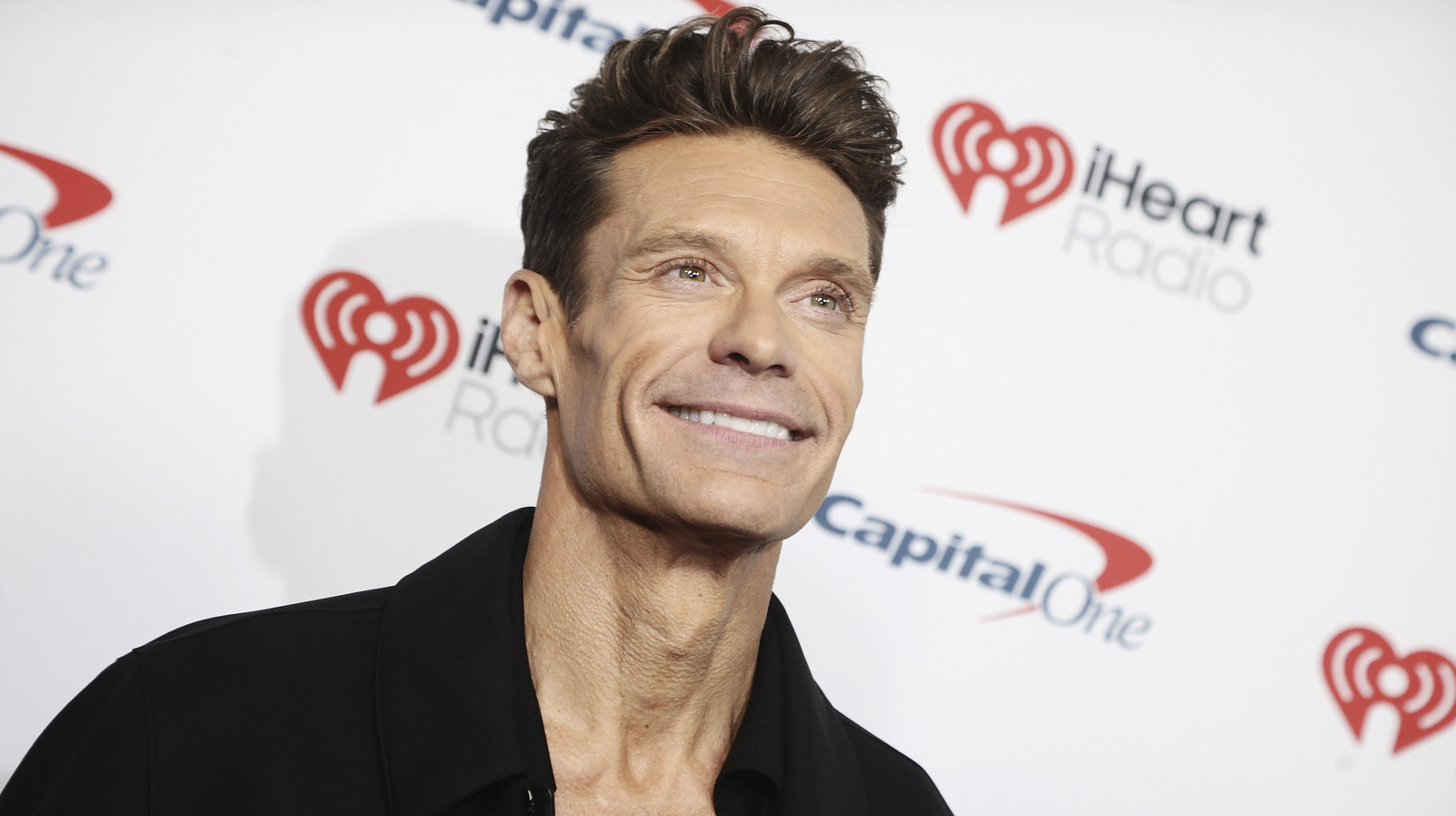 De nieuwe shirtloze workout-snaps van Ryan Seacrest bewijzen dat 50 de nieuwe 30 is