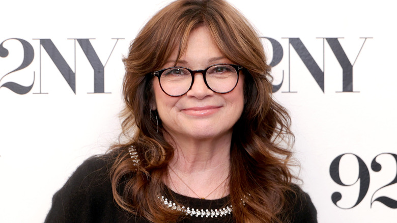Valerie Bertinelli glimlacht