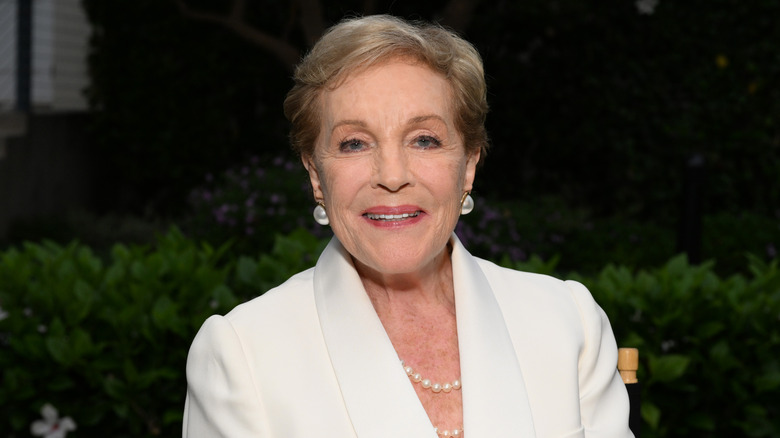 Julie Andrews glimlacht